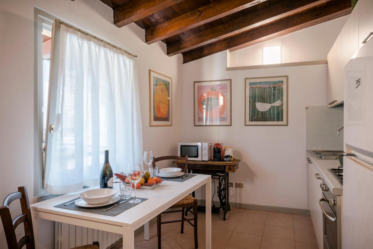 Lovely Mansard Iseo Portelle Holiday With Private Parking And Bike Storage מראה חיצוני תמונה