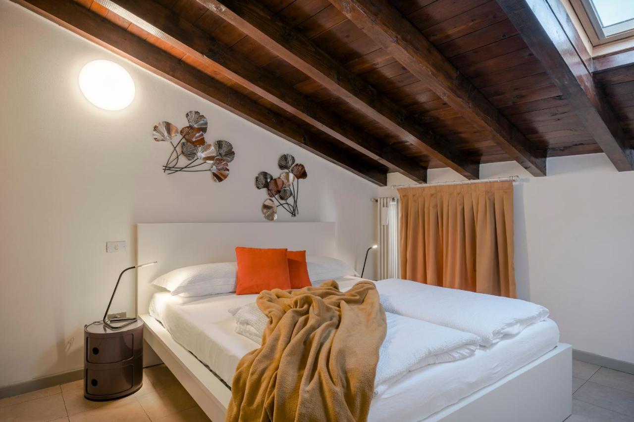 Lovely Mansard Iseo Portelle Holiday With Private Parking And Bike Storage מראה חיצוני תמונה